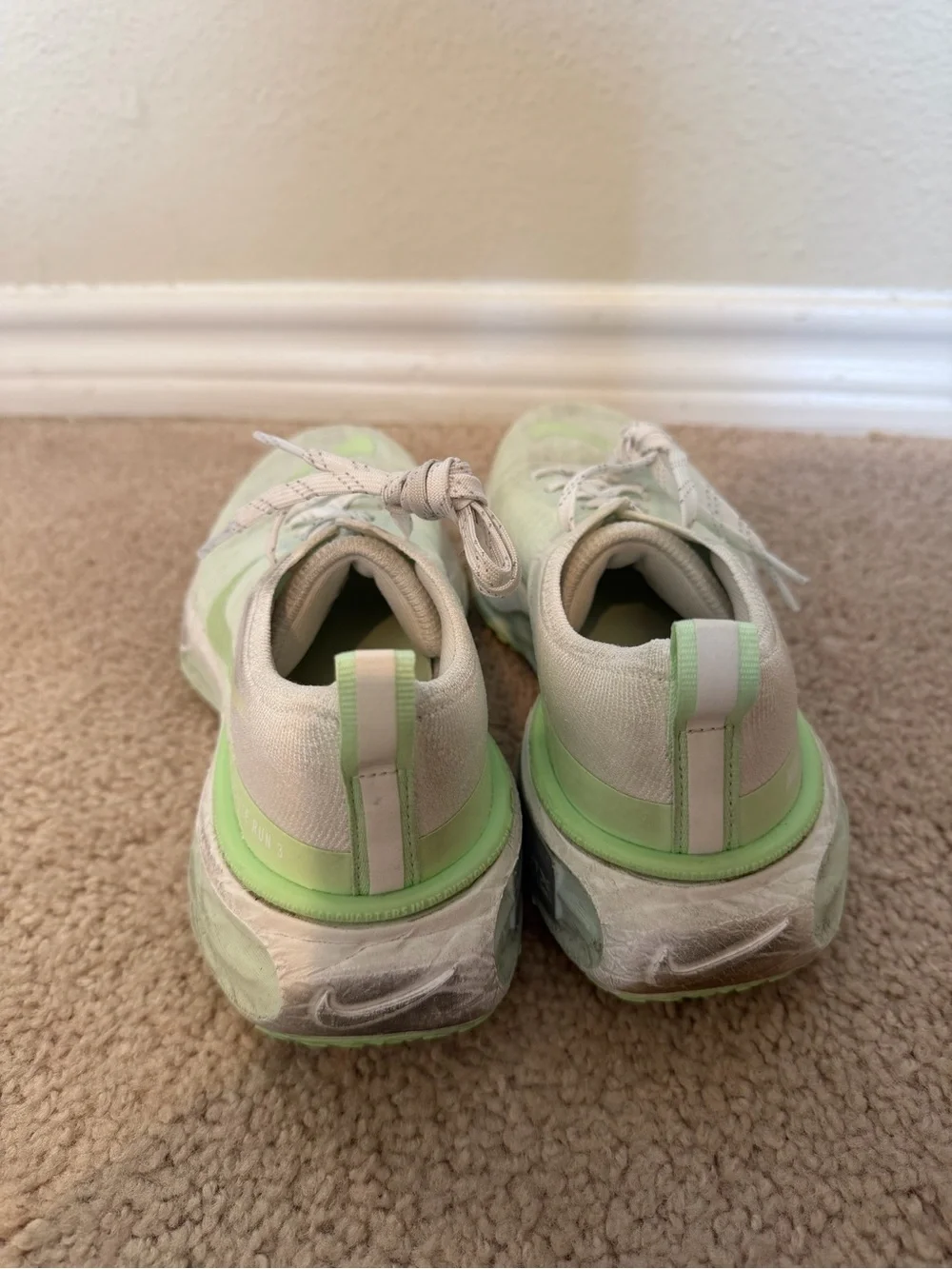 Nike ZoomX Invincible Run 3 Green Glow Women's size 7